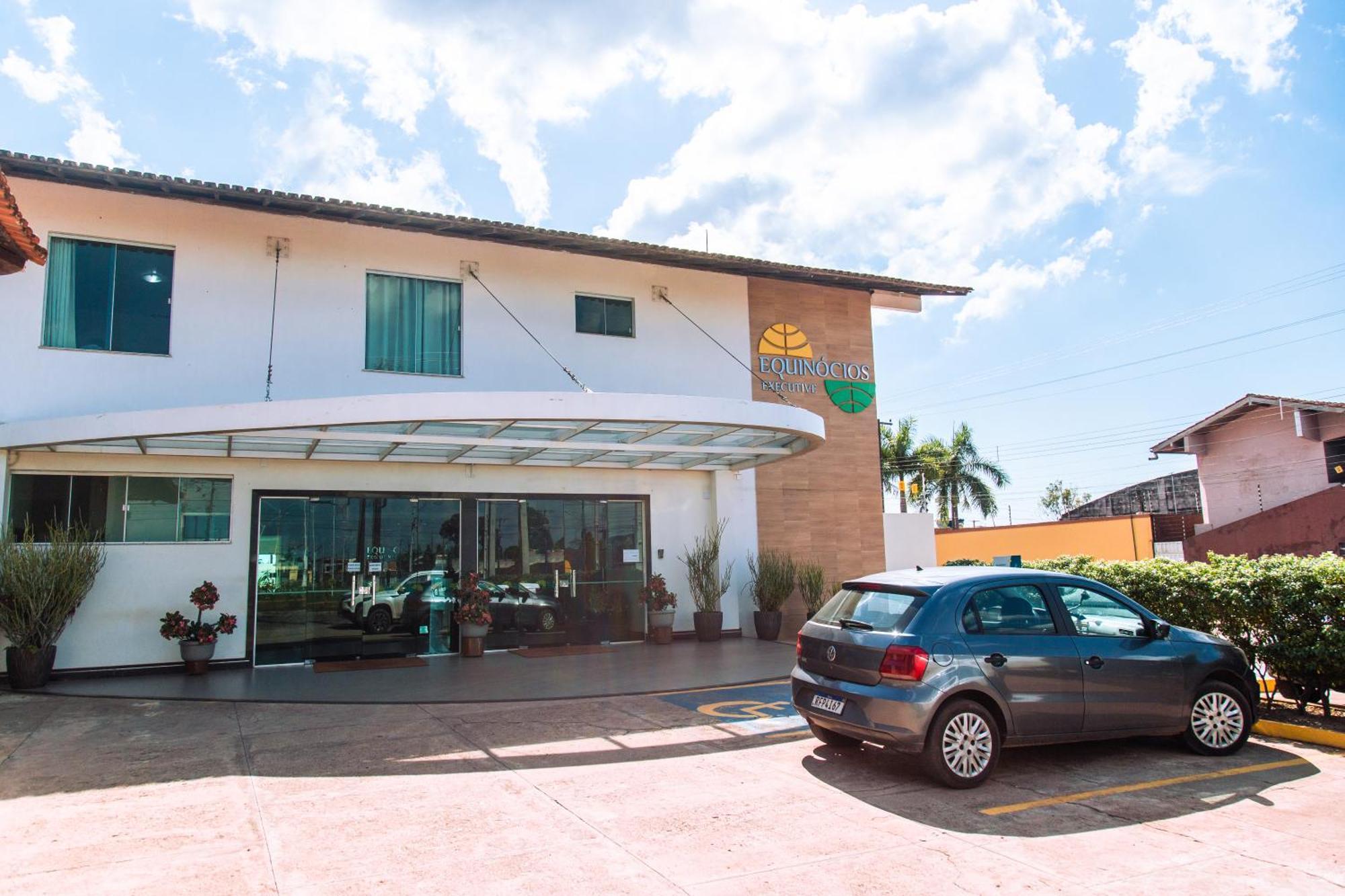 Hotel Equinocios Executive Баркарена Екстериор снимка