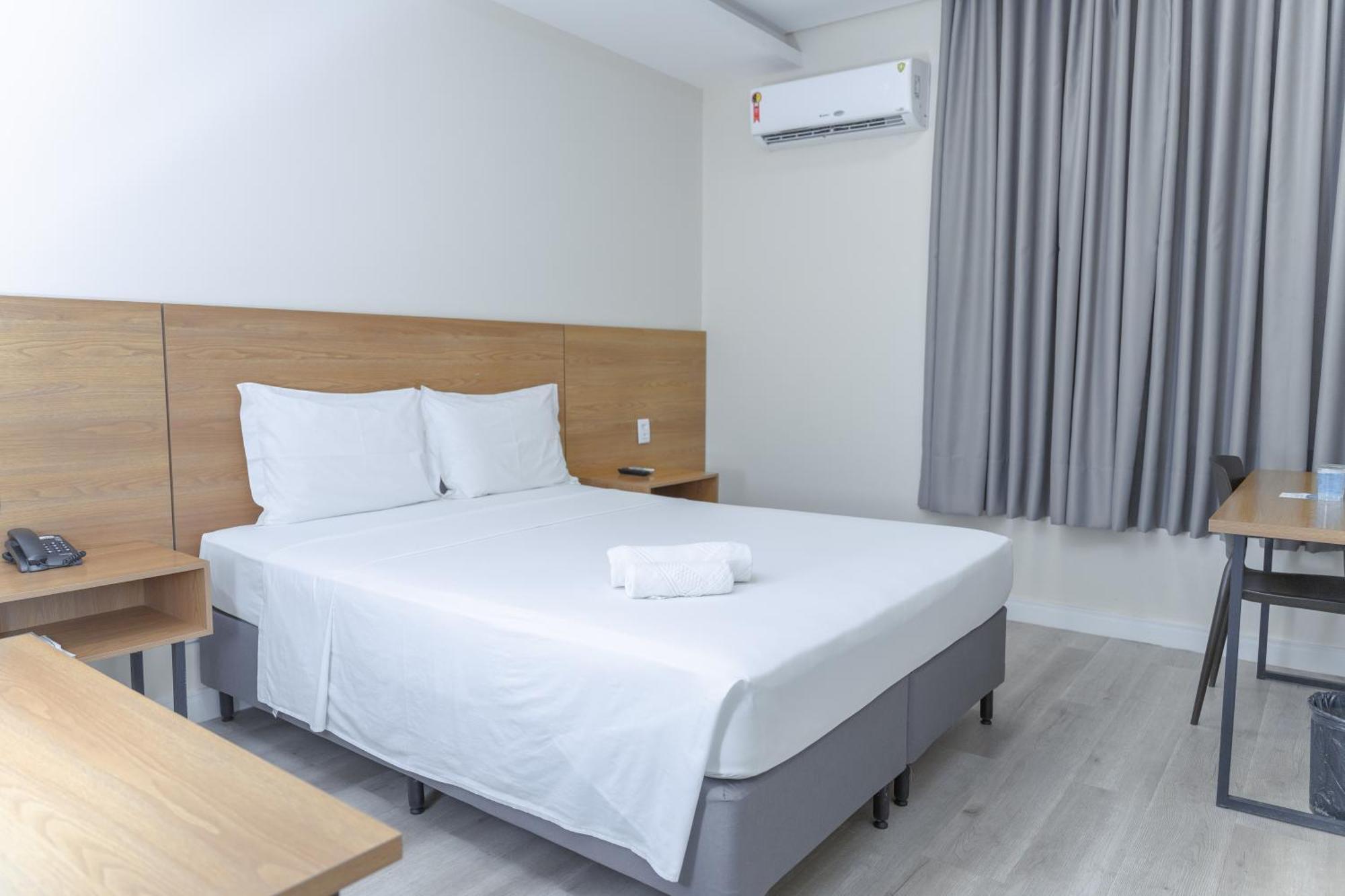 Hotel Equinocios Executive Баркарена Екстериор снимка